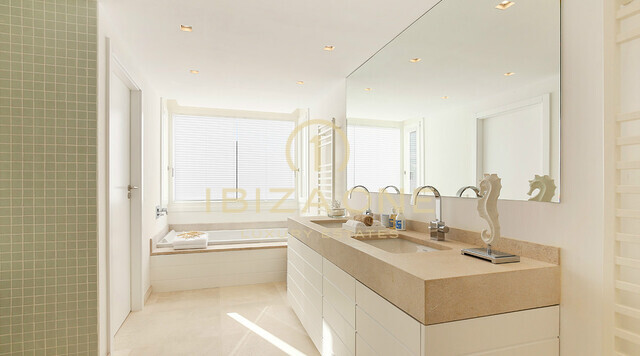 Mallorca : Luxury sea view villa in a prime location for sale