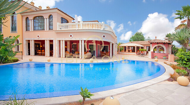 Park like luxury mansion with five guest apartments for sale, Mallorca - Park like luxury mansion with five guest apartments for rent, Mallorca