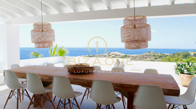 Luxe moderne villa met uitzicht op zee naar Formentera en de oude stad van Ibiza te huur, Ibiza
