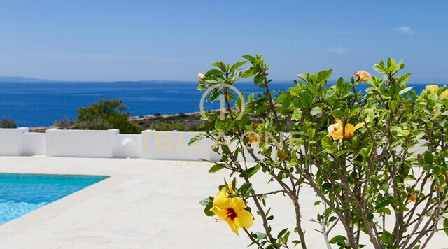 Lujosa villa moderna con vistas al mar, Formentera y al casco antiguo de Ibiza en alquiler, Ibiza