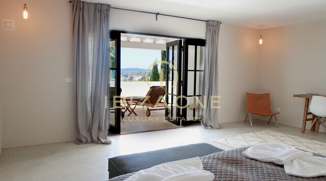 Lussuosa villa moderna con vista mare su Formentera e sul centro storico di Ibiza in affitto, Ibiza