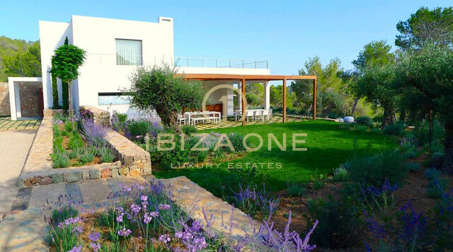 Secluded Luxury Villa with Guest Apartment and Panoramic Views in Sant Joseph for sale, Ibiza - Secluded Luxury Villa with Guest Apartment and Panoramic Views in Sant Joseph for rent, Ibiza