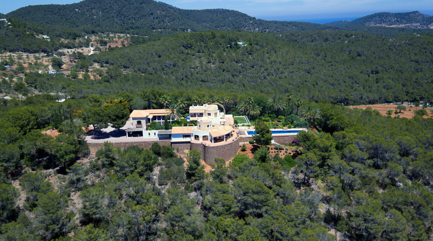 Luxury property with a main house and three guest apartments for sale, Ibiza - Luxury property with a main house and three guest apartments for rent, Ibiza