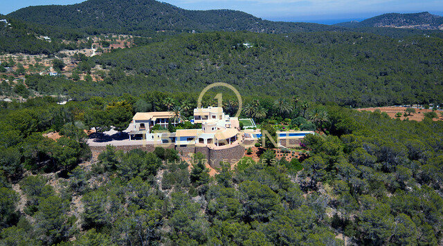 Propriété de luxe avec une maison principale et trois appartements d'invités à vendre, Ibiza - Propriété de luxe avec une maison principale et trois appartements d'invités à louer, Ibiza