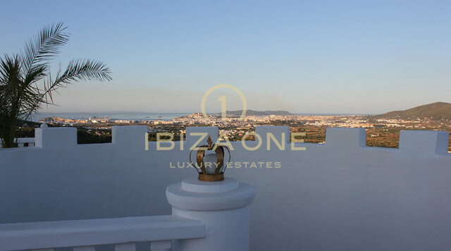 Propriété de luxe manoir près d'Ibiza avec vue sur la mer et Dalt Vila à vendre, Ibiza - Propriété de luxe manoir près d'Ibiza avec vue sur la mer et Dalt Vila à louer, Ibiza