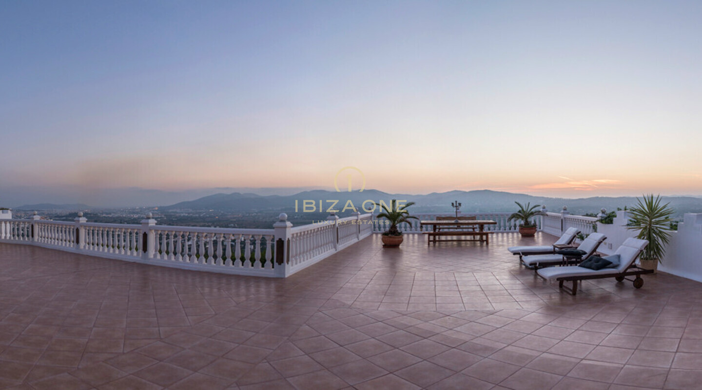 Propiedad señorial de lujo cerca de Ibiza con vistas al mar y Dalt Vila en venta, Ibiza - Propiedad señorial de lujo cerca de Ibiza con vistas al mar y Dalt Vila en alquiler, Ibiza
