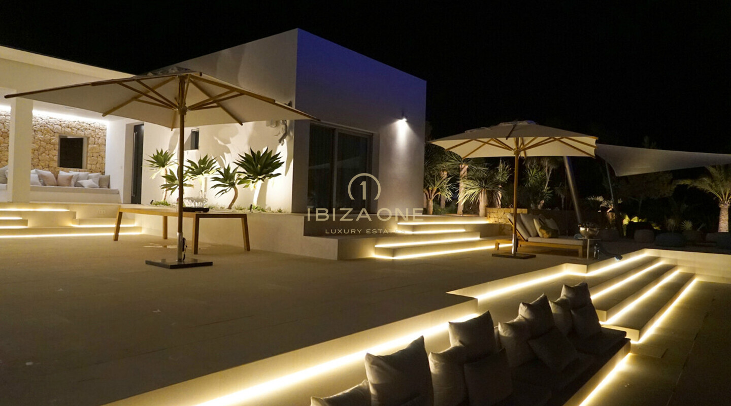 Moderna villa di lusso al tramonto in affitto, Ibiza