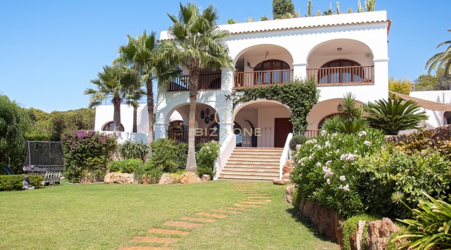 Magnifique villa en première ligne de mer avec accès à la mer et à la plage à vendre, Ibiza - Magnifique villa en première ligne de mer avec accès à la mer et à la plage à louer, Ibiza