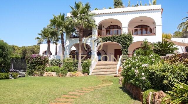 Magnifique villa en première ligne de mer avec accès à la mer et à la plage à vendre, Ibiza - Magnifique villa en première ligne de mer avec accès à la mer et à la plage à louer, Ibiza