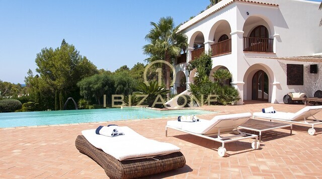 Magnifique villa en première ligne de mer avec accès à la mer et à la plage à vendre, Ibiza - Magnifique villa en première ligne de mer avec accès à la mer et à la plage à louer, Ibiza
