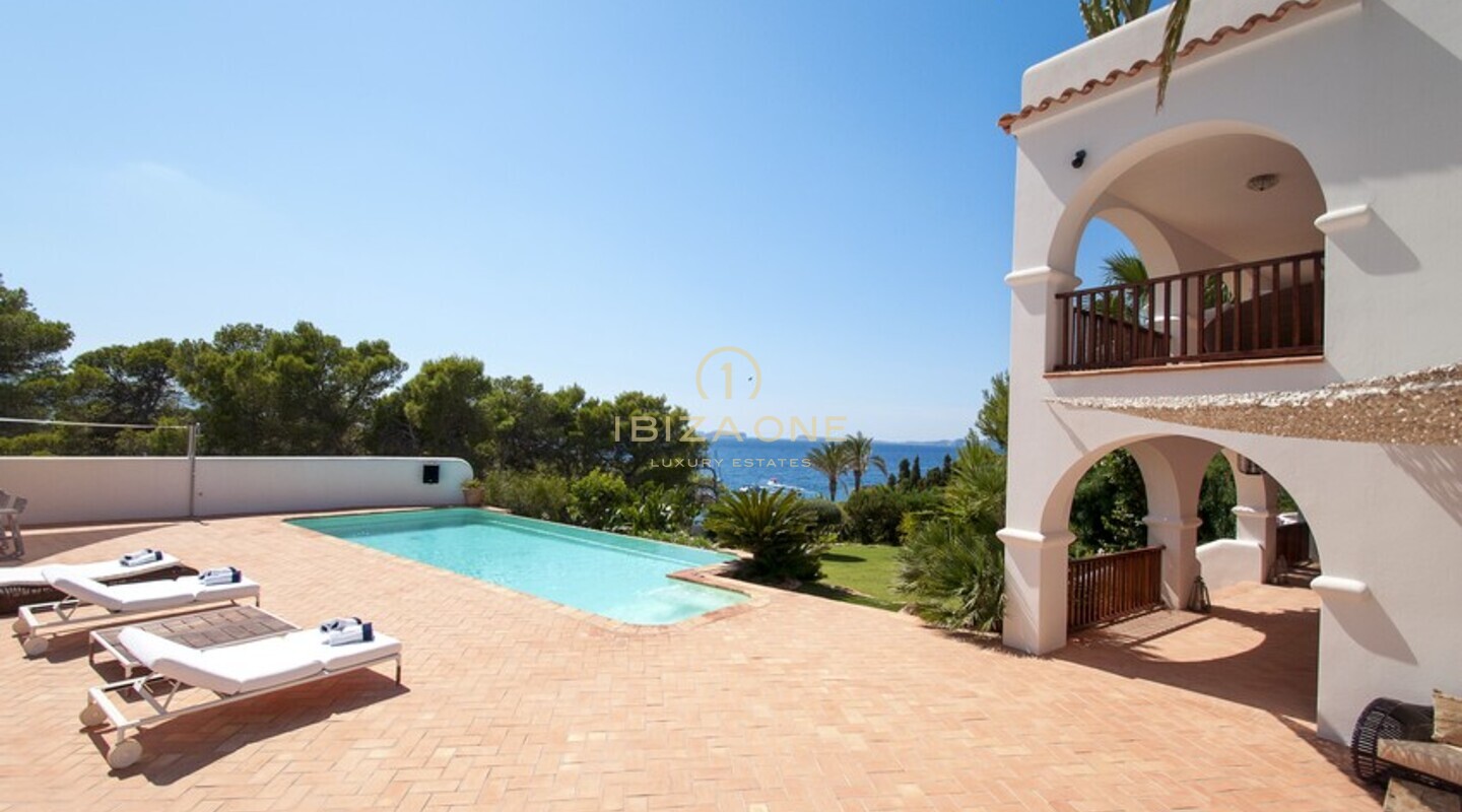 Magnifique villa en première ligne de mer avec accès à la mer et à la plage à vendre, Ibiza - Magnifique villa en première ligne de mer avec accès à la mer et à la plage à louer, Ibiza
