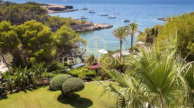 Meravigliosa villa in prima linea con accesso al mare e alla spiaggia in vendita, Ibiza - Meravigliosa villa in prima linea con accesso al mare e alla spiaggia in affitto, Ibiza