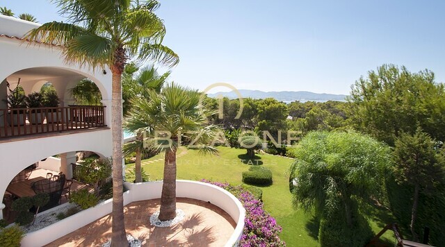Magnifique villa en première ligne de mer avec accès à la mer et à la plage à vendre, Ibiza - Magnifique villa en première ligne de mer avec accès à la mer et à la plage à louer, Ibiza
