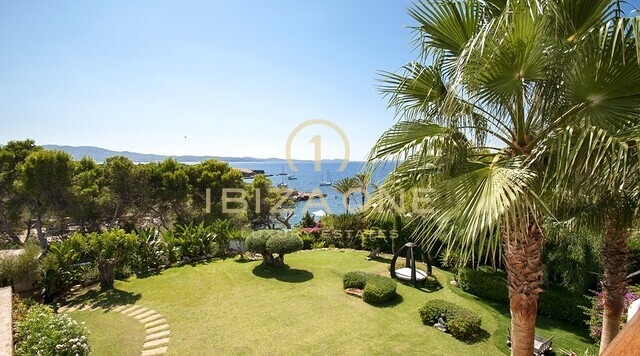 Maravillosa villa en primera línea con acceso al mar y a la playa en venta, Ibiza - Maravillosa villa en primera línea con acceso al mar y a la playa en alquiler, Ibiza