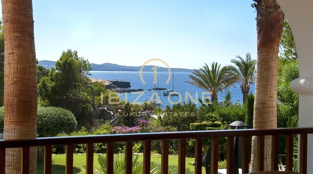 Magnifique villa en première ligne de mer avec accès à la mer et à la plage à vendre, Ibiza - Magnifique villa en première ligne de mer avec accès à la mer et à la plage à louer, Ibiza