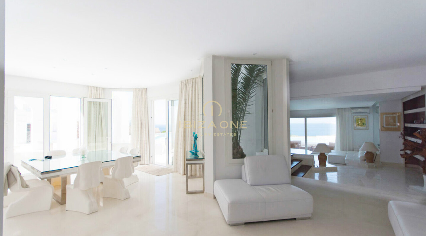 Modern luxe onroerend goed in de eerste lijn van de zee met toegang tot de zee te koop, Ibiza - exclusief waterhuis te koop, Ibiza