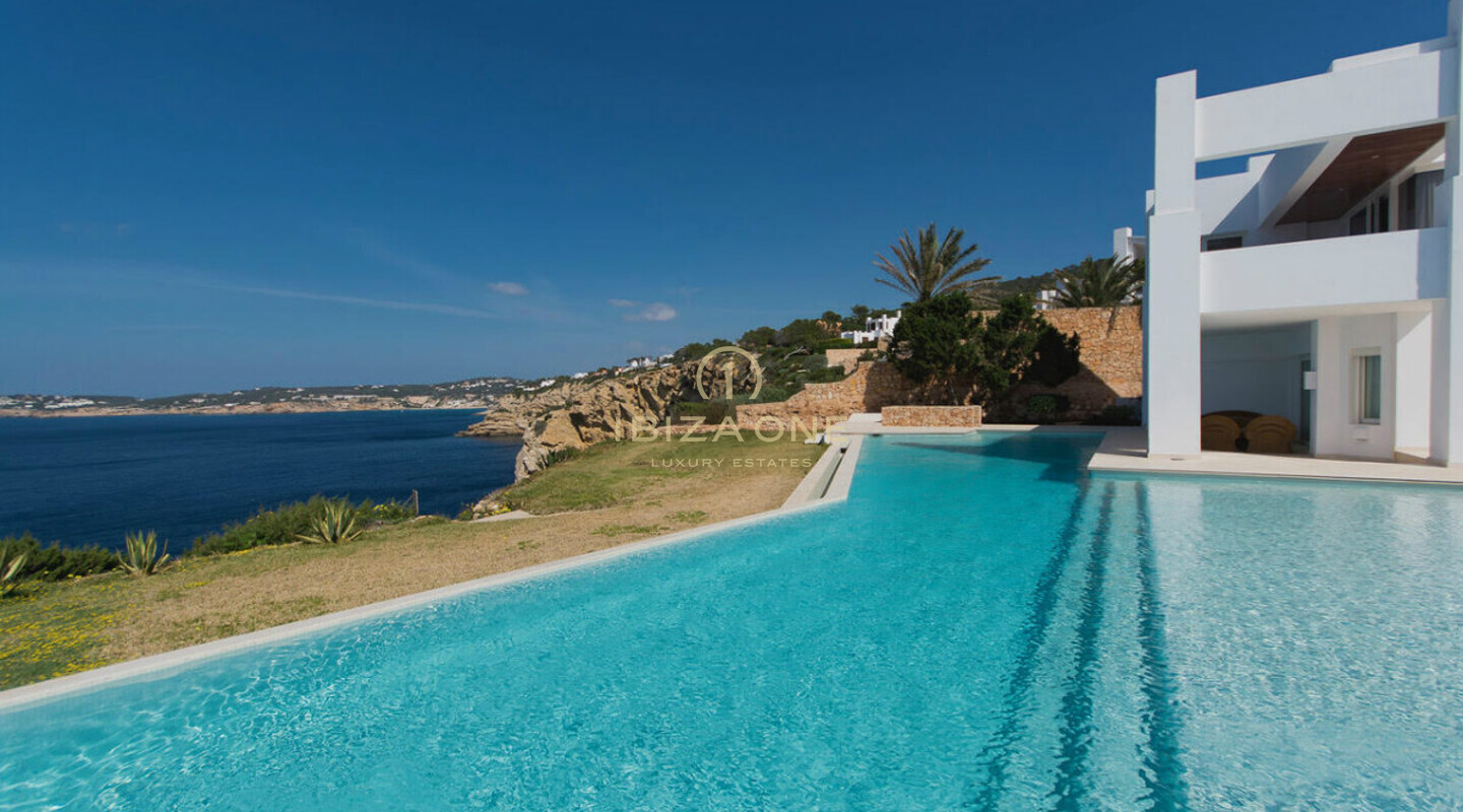 Moderna proprietà di lusso in prima linea sul mare con accesso al mare in vendita, Ibiza - esclusiva casa sull'acqua in vendita, Ibiza