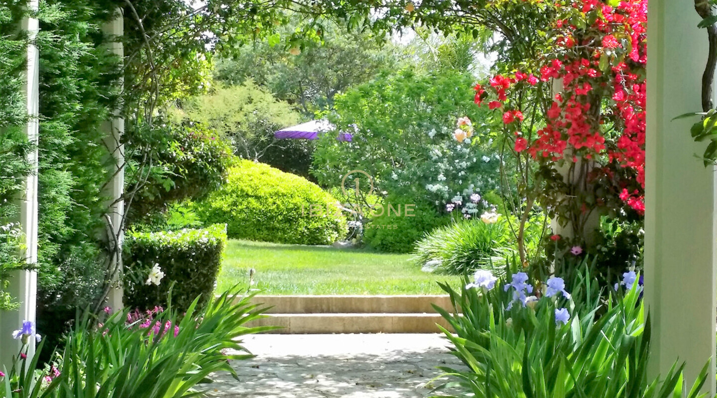 Villa exclusive avec vue sur la mer à vendre à Majorque, Majorque - Villa exclusive avec vue sur la mer à louer à Majorque, Majorque