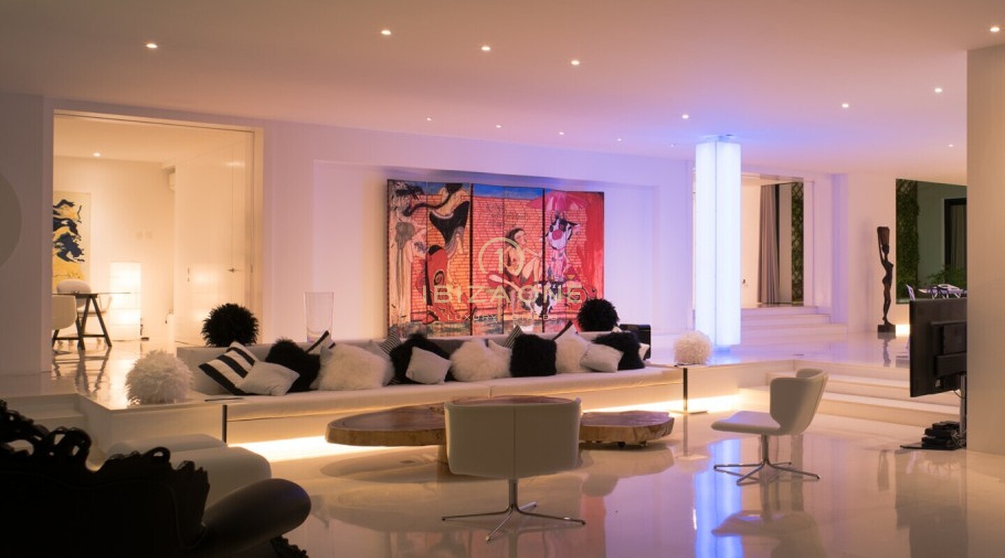 Villa moderne de luxe et nouvellement construite avec un beau terrain et vue sur la mer à vendre, Ibiza - Villa moderne de luxe et nouvellement construite avec un beau terrain et vue sur la mer à louer, Ibiza