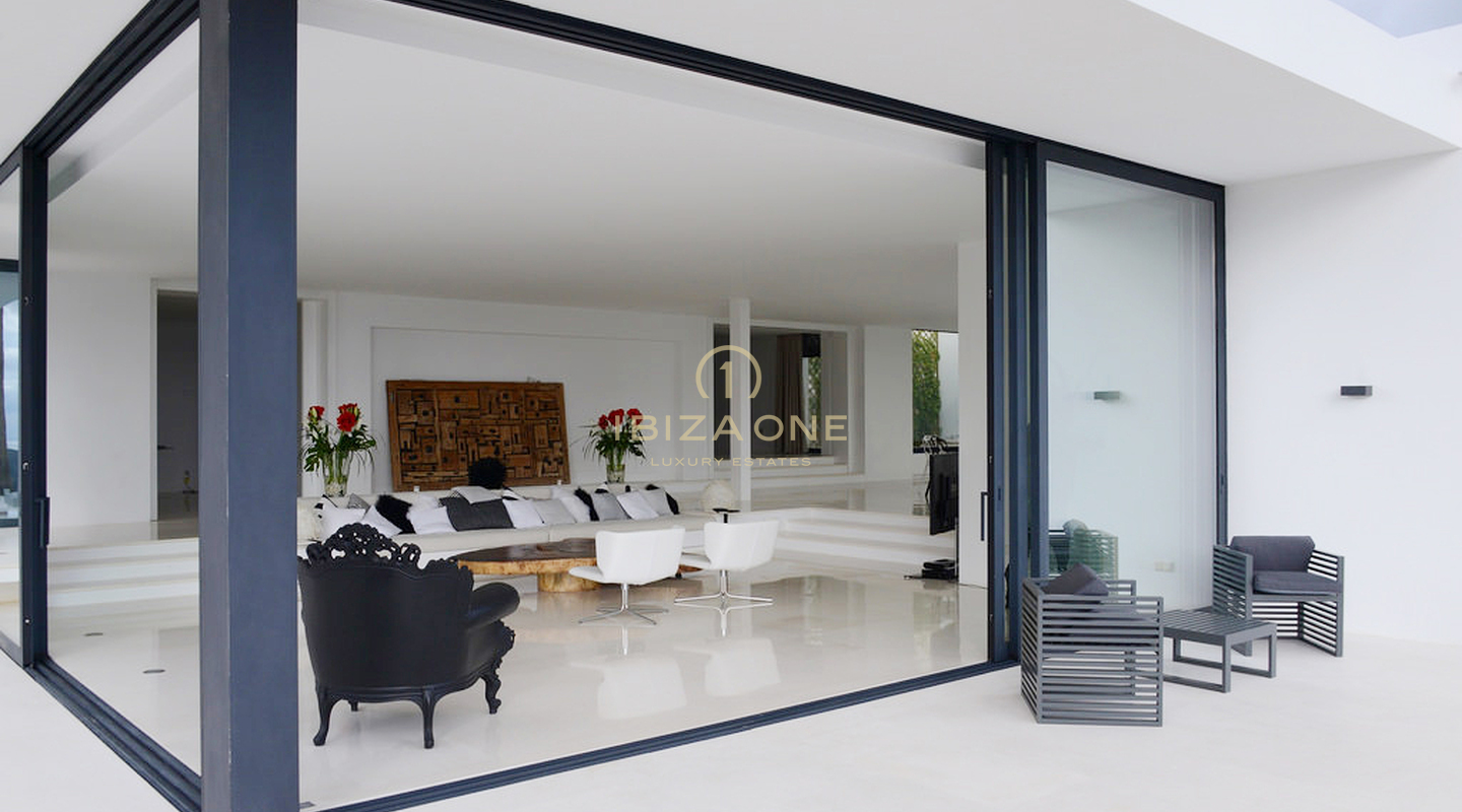 Luxe en nieuw gebouwde moderne villa met prachtig uitzicht op het terrein en de zee te koop, Ibiza - Luxe en nieuw gebouwde moderne villa met prachtig uitzicht op het terrein en de zee te huur, Ibiza