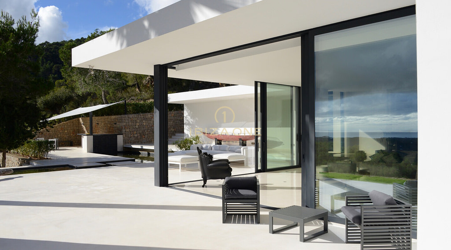 Luxe en nieuw gebouwde moderne villa met prachtig uitzicht op het terrein en de zee te koop, Ibiza - Luxe en nieuw gebouwde moderne villa met prachtig uitzicht op het terrein en de zee te huur, Ibiza