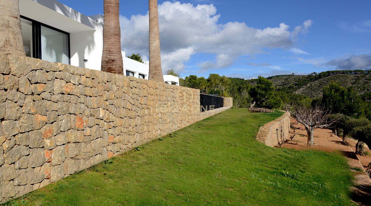 Luxuriöse und neu gebaute moderne Villa mit wunderschönem Land- und Meerblick zu verkaufen, Ibiza - Luxuriöse und neu gebaute moderne Villa mit wunderschönem Land- und Meerblick zu vermieten, Ibiza