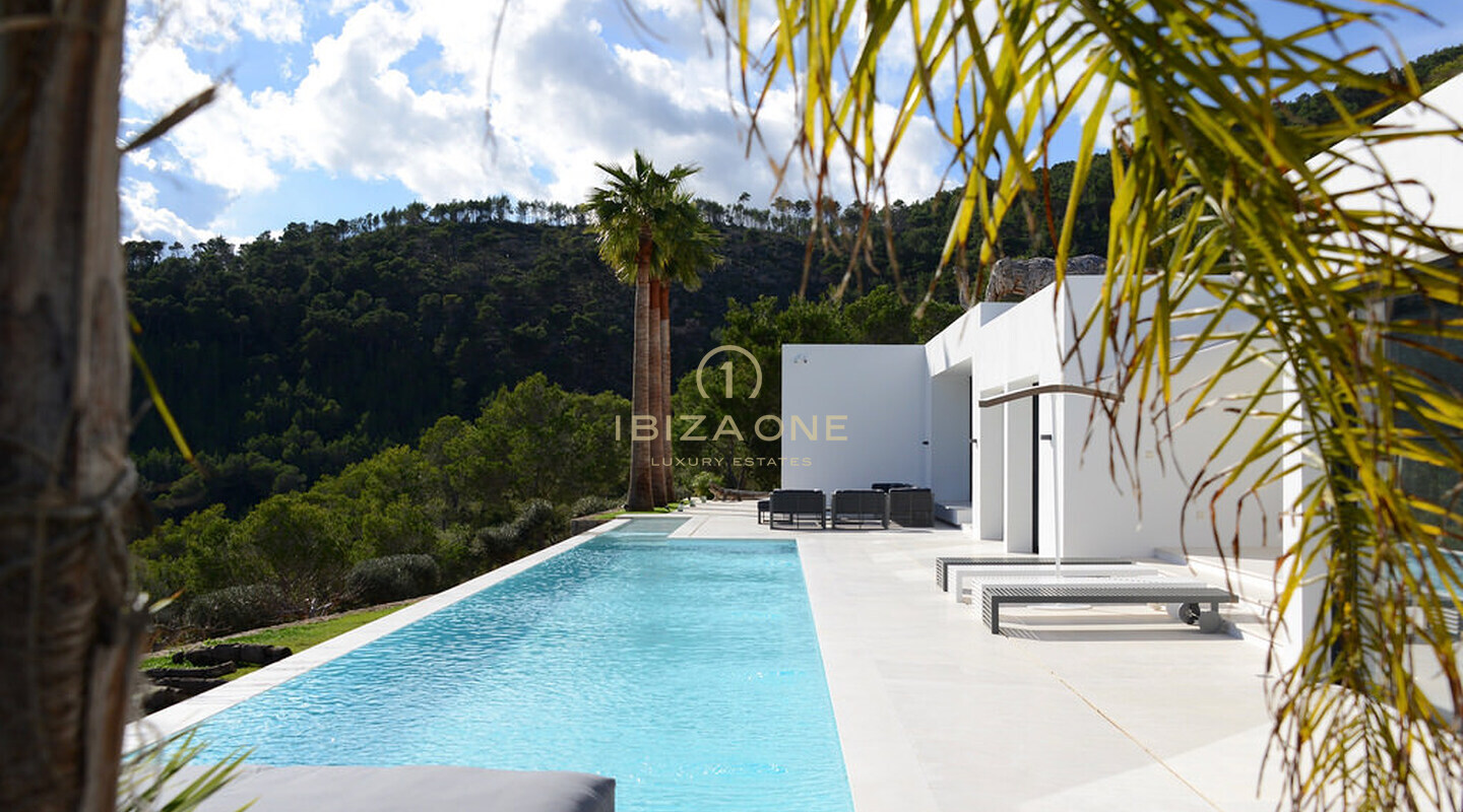 Luxe en nieuw gebouwde moderne villa met prachtig uitzicht op het terrein en de zee te koop, Ibiza - Luxe en nieuw gebouwde moderne villa met prachtig uitzicht op het terrein en de zee te huur, Ibiza