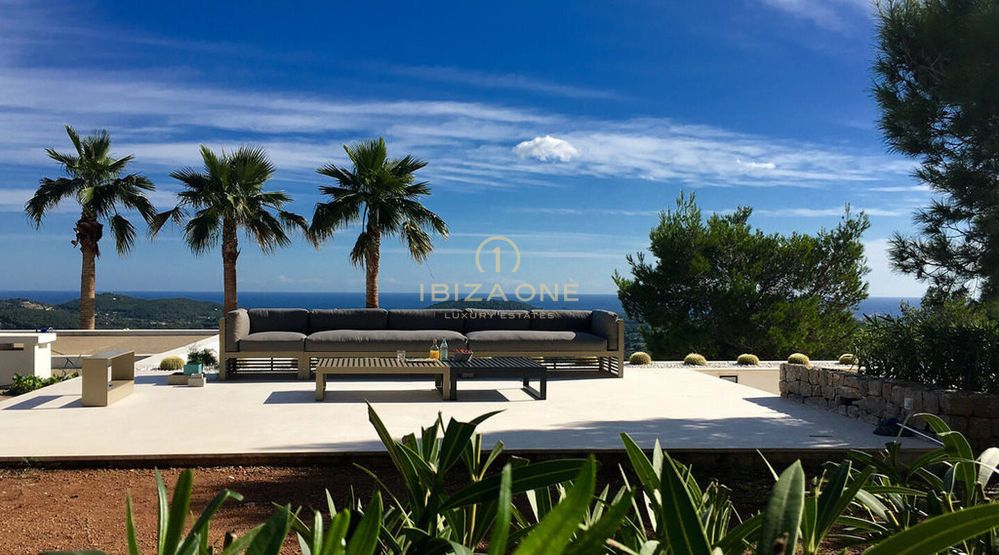 Villa moderne de luxe et nouvellement construite avec un beau terrain et vue sur la mer à vendre, Ibiza - Villa moderne de luxe et nouvellement construite avec un beau terrain et vue sur la mer à louer, Ibiza