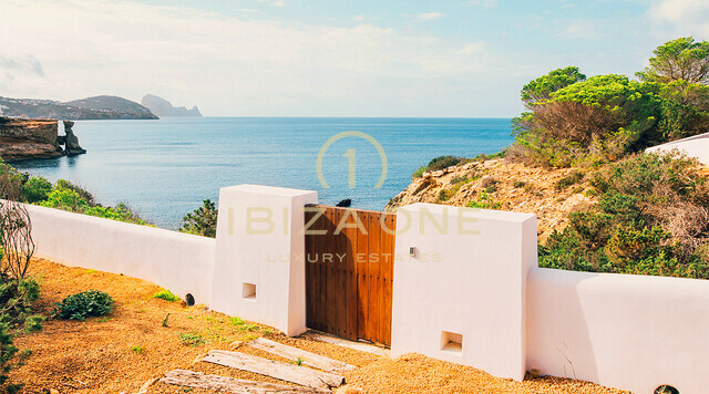 Lussuosa villa in prima linea sul mare con vista mozzafiato sul mare e sul tramonto in affitto, Ibiza