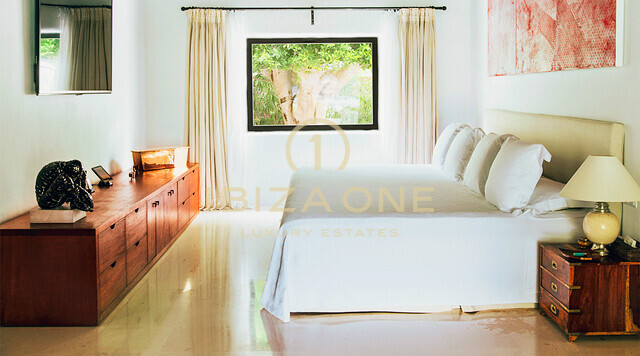 Luxury sea frontline villa with amazing sea and sunset views for rent, Ibiza