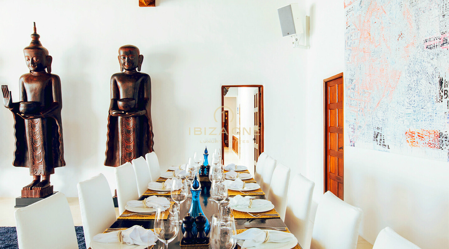 Luxuriöse Villa in erster Meereslinie mit herrlichem Blick auf das Meer und den Sonnenuntergang zu vermieten, Ibiza