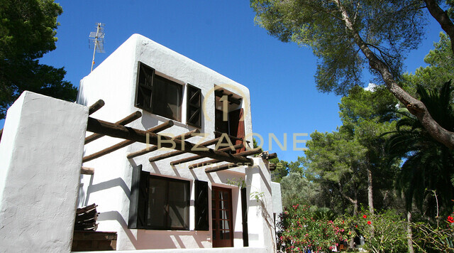 Original finca refurbished in Blakstad style with guest house close to ibiza with view to the sea and Dalt Vila for sale, Ibiza - Original finca refurbished in Blakstad style with guest house close to ibiza with view to the sea and Dalt Vila for rent, Ibiza