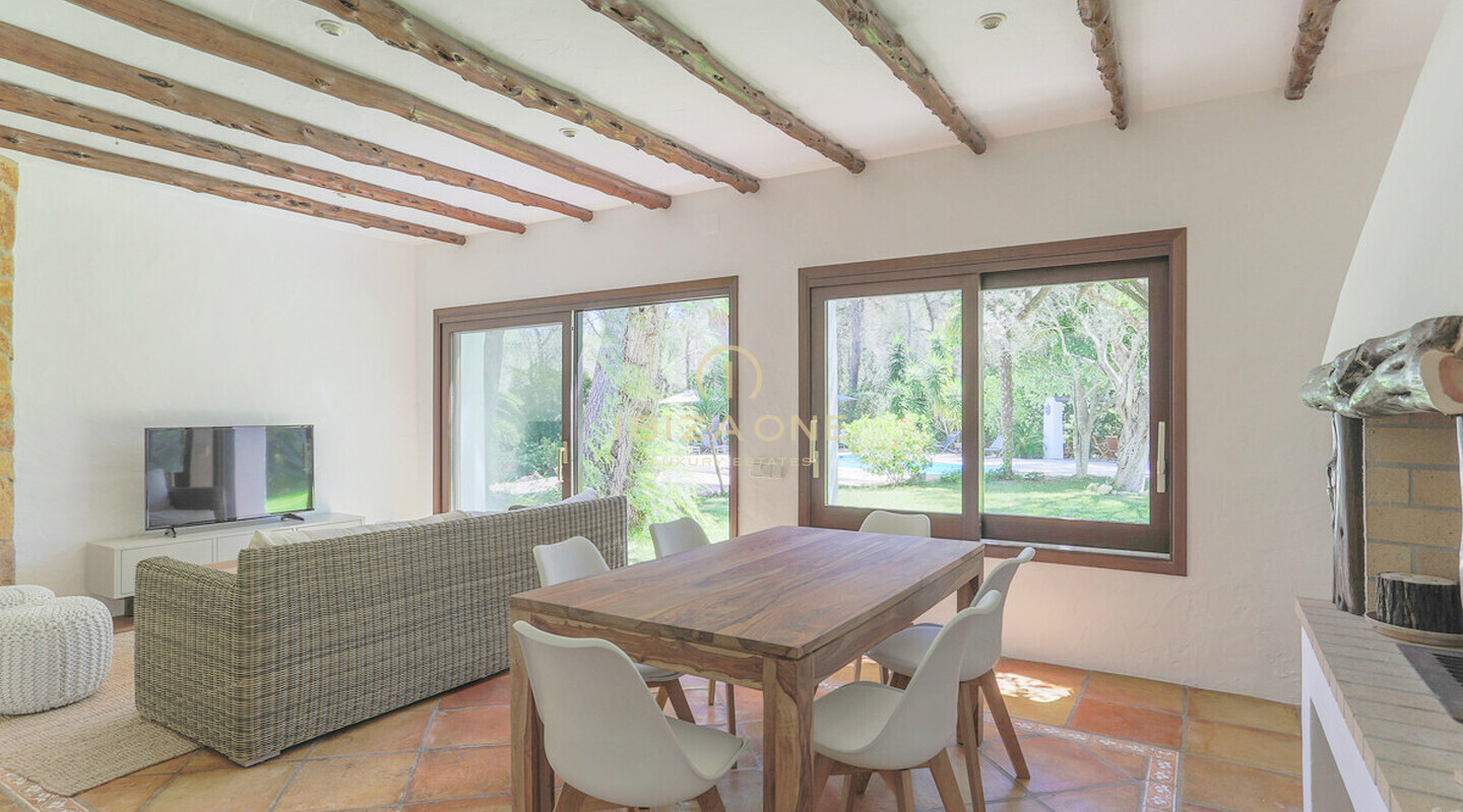 Finca original reformada en estilo Blakstad con casa de invitados cerca de Ibiza con vistas al mar y Dalt Vila en venta, Ibiza - Finca original reformada en estilo Blakstad con casa de invitados cerca de Ibiza con vistas al mar y Dalt Vila en alquiler, Ibiza
