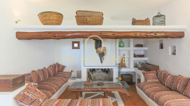 Original finca refurbished in Blakstad style with guest house close to ibiza with view to the sea and Dalt Vila for sale, Ibiza - Original finca refurbished in Blakstad style with guest house close to ibiza with view to the sea and Dalt Vila for rent, Ibiza