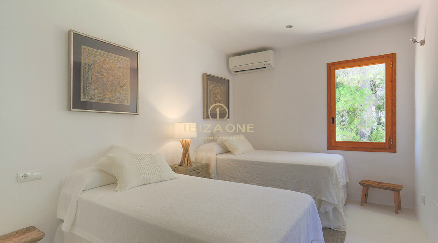Finca originale rénovée dans le style Blakstad avec maison d'hôtes près d'Ibiza avec vue sur la mer et Dalt Vila à vendre, Ibiza - Finca originale rénovée dans le style Blakstad avec maison d'hôtes près d'Ibiza avec vue sur la mer et Dalt Vila à louer, Ibiza