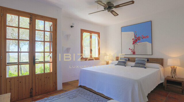 Finca originale rénovée dans le style Blakstad avec maison d'hôtes près d'Ibiza avec vue sur la mer et Dalt Vila à vendre, Ibiza - Finca originale rénovée dans le style Blakstad avec maison d'hôtes près d'Ibiza avec vue sur la mer et Dalt Vila à louer, Ibiza