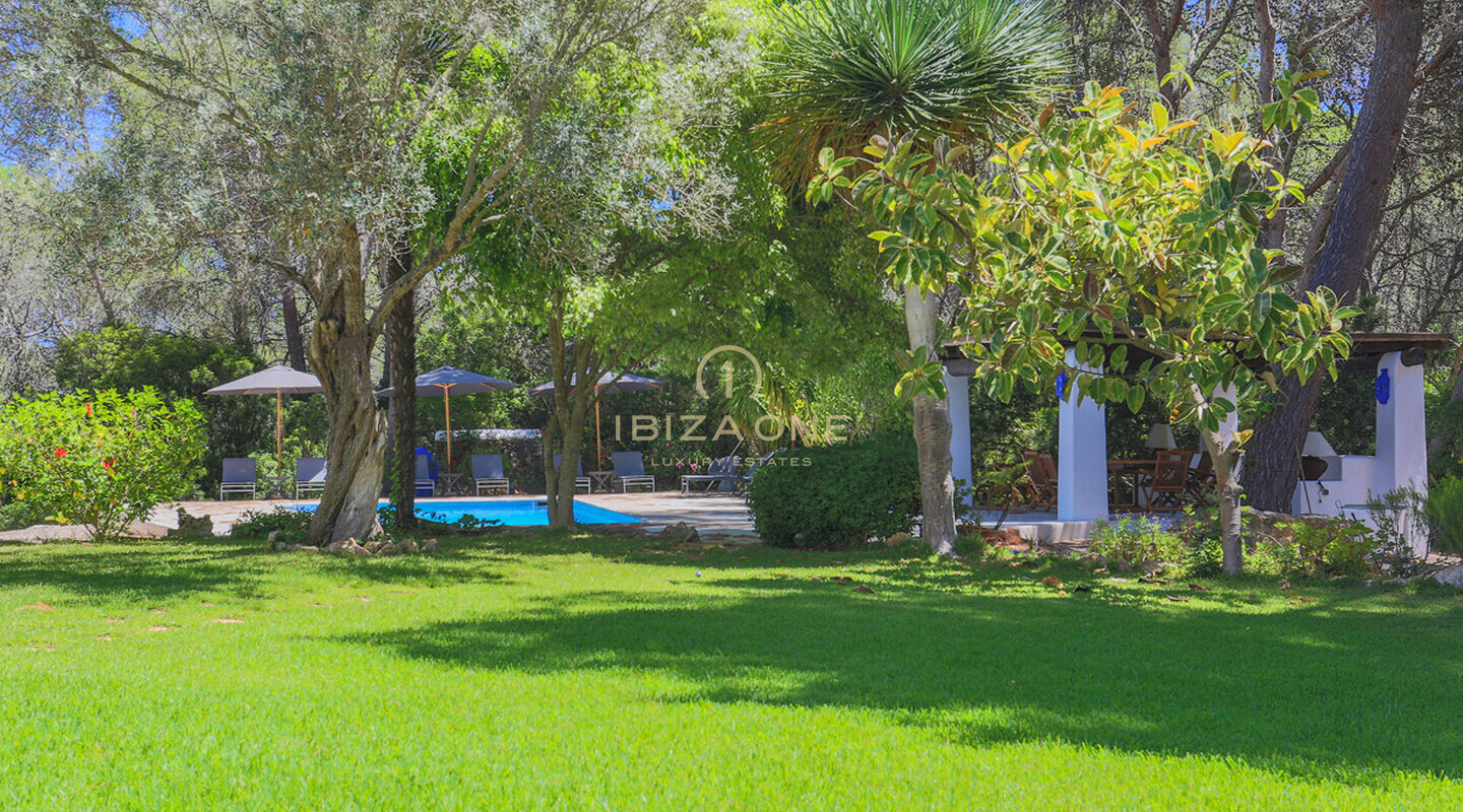 Original finca refurbished in Blakstad style with guest house close to ibiza with view to the sea and Dalt Vila for sale, Ibiza - Original finca refurbished in Blakstad style with guest house close to ibiza with view to the sea and Dalt Vila for rent, Ibiza