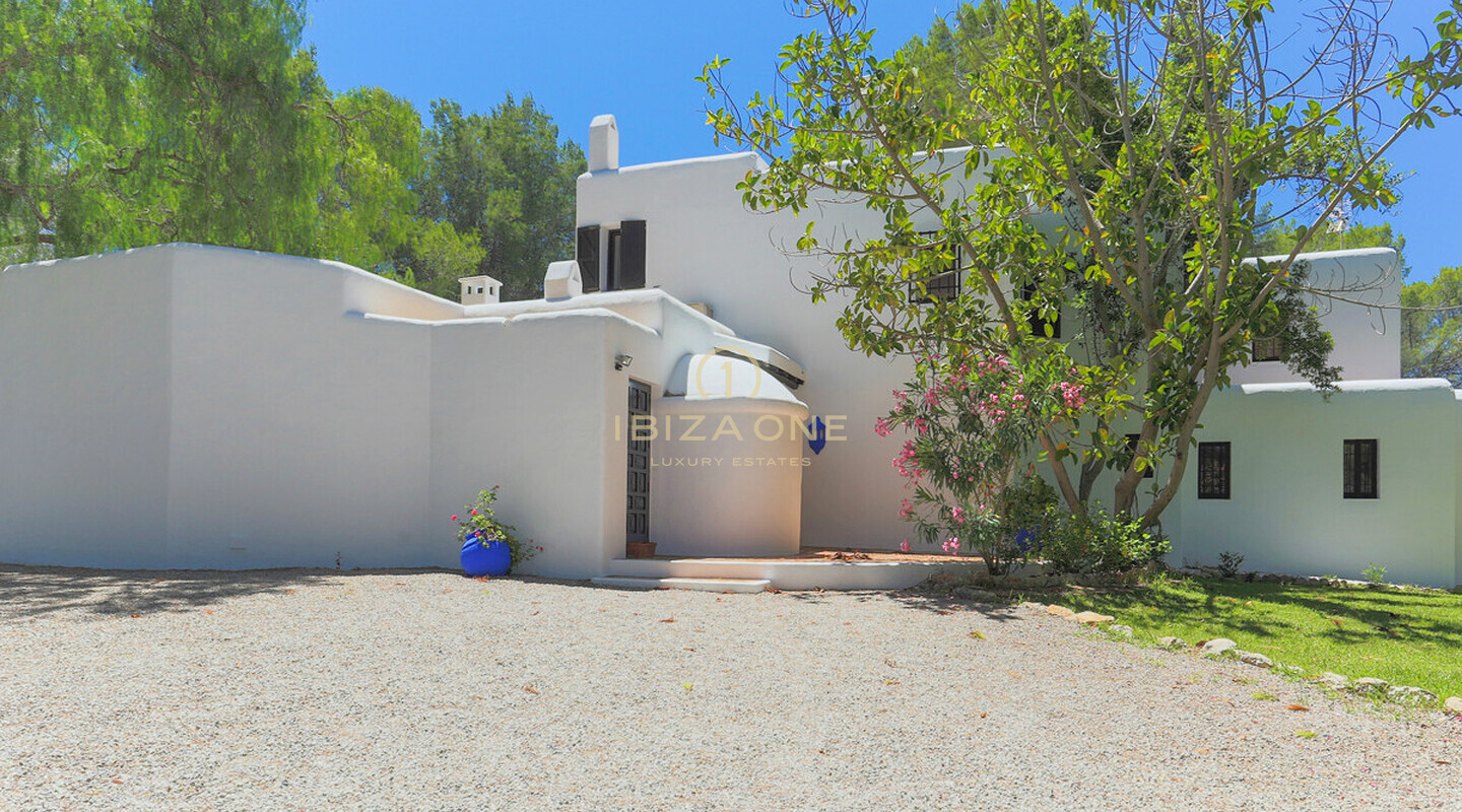 Original-Finca im Blakstad-Stil renoviert mit Gästehaus in der Nähe von Ibiza mit Blick auf das Meer und Dalt Vila zu verkaufen, Ibiza - Original-Finca im Blakstad-Stil renoviert mit Gästehaus in der Nähe von Ibiza mit Blick auf das Meer und Dalt Vila zu vermieten, Ibiza