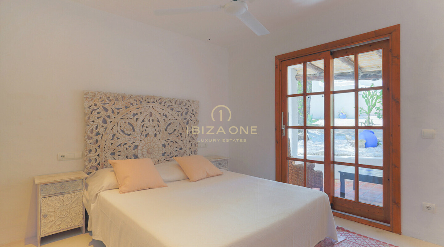 Finca original reformada en estilo Blakstad con casa de invitados cerca de Ibiza con vistas al mar y Dalt Vila en venta, Ibiza - Finca original reformada en estilo Blakstad con casa de invitados cerca de Ibiza con vistas al mar y Dalt Vila en alquiler, Ibiza