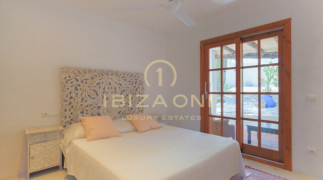 Finca original reformada en estilo Blakstad con casa de invitados cerca de Ibiza con vistas al mar y Dalt Vila en venta, Ibiza - Finca original reformada en estilo Blakstad con casa de invitados cerca de Ibiza con vistas al mar y Dalt Vila en alquiler, Ibiza