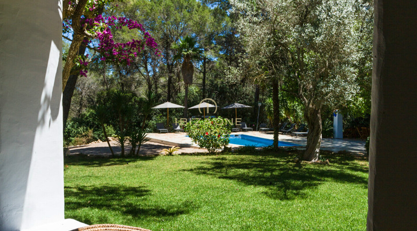 Finca originale rénovée dans le style Blakstad avec maison d'hôtes près d'Ibiza avec vue sur la mer et Dalt Vila à vendre, Ibiza - Finca originale rénovée dans le style Blakstad avec maison d'hôtes près d'Ibiza avec vue sur la mer et Dalt Vila à louer, Ibiza