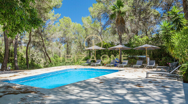 Finca originale rénovée dans le style Blakstad avec maison d'hôtes près d'Ibiza avec vue sur la mer et Dalt Vila à vendre, Ibiza - Finca originale rénovée dans le style Blakstad avec maison d'hôtes près d'Ibiza avec vue sur la mer et Dalt Vila à louer, Ibiza