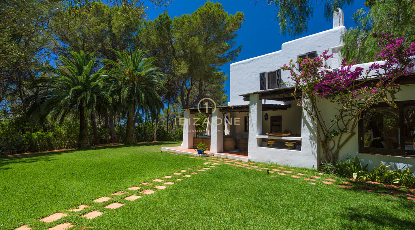 Original-Finca im Blakstad-Stil renoviert mit Gästehaus in der Nähe von Ibiza mit Blick auf das Meer und Dalt Vila zu verkaufen, Ibiza - Original-Finca im Blakstad-Stil renoviert mit Gästehaus in der Nähe von Ibiza mit Blick auf das Meer und Dalt Vila zu vermieten, Ibiza
