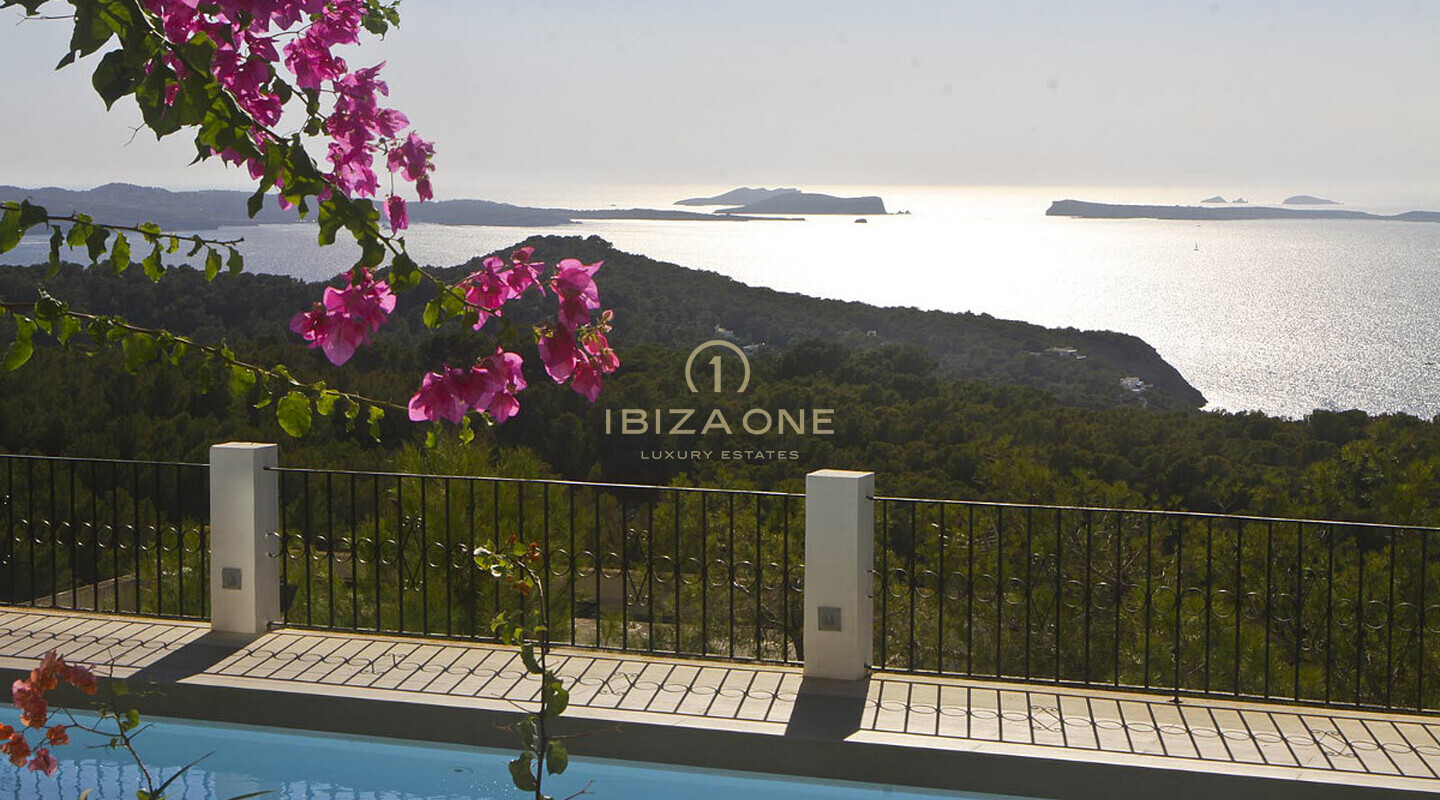 Villa méditerranéenne avec vue à 180º sur la mer, les îles de Conejeras, S'Esparta et Cala Salada à vendre, Ibiza - Villa méditerranéenne avec vue à 180º sur la mer, les îles de Conejeras, S'Esparta et Cala Salada à louer, Ibiza