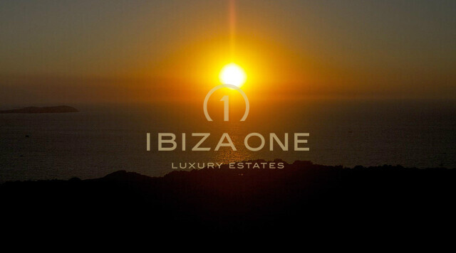 Mediterrane Villa mit 180º-Blick auf das Meer, die Inseln Conejeras, S'Esparta und Cala Salada zu verkaufen, Ibiza - Mediterrane Villa mit 180º-Blick auf das Meer, die Inseln Conejeras, S'Esparta und Cala Salada zu vermieten, Ibiza