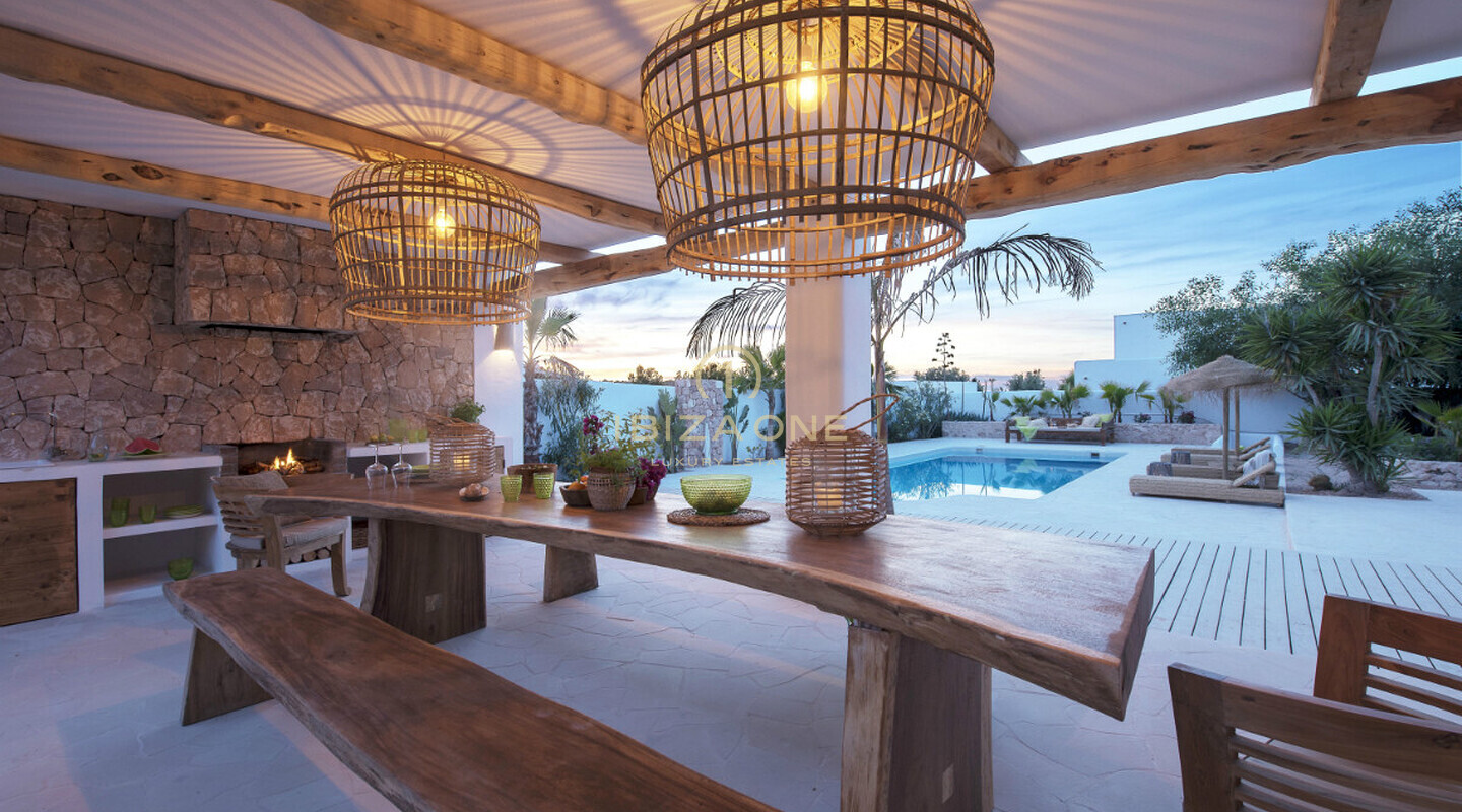 Luxuriöse, neu renovierte Villa mit Meerblick zu verkaufen, Ibiza - Luxuriöse, neu renovierte Villa mit Meerblick zu vermieten, Ibiza