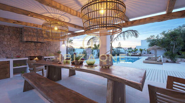 Villa de lujo recién reformada con vistas al mar en venta, Ibiza - Villa de lujo recién reformada con vistas al mar en alquiler, Ibiza