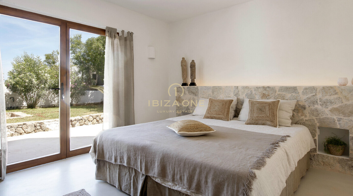 Villa de lujo recién reformada con vistas al mar en venta, Ibiza - Villa de lujo recién reformada con vistas al mar en alquiler, Ibiza
