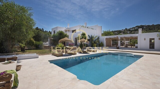Luxuriöse, neu renovierte Villa mit Meerblick zu verkaufen, Ibiza - Luxuriöse, neu renovierte Villa mit Meerblick zu vermieten, Ibiza
