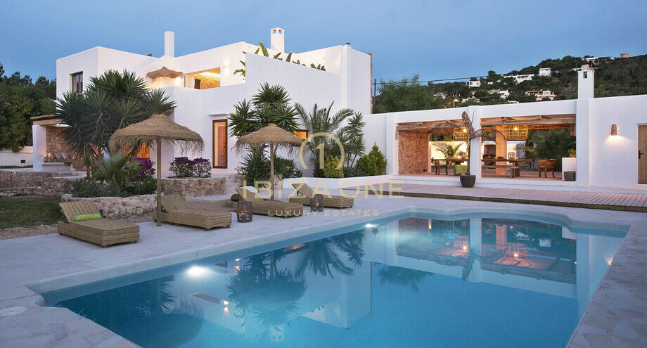 Luxe nieuw villa met zeezicht te - Cala Bassa - Ibiza One luxe onroerend goed - makelaar - Luxe - villas - verkoop - huur - Blakstad - finca -
